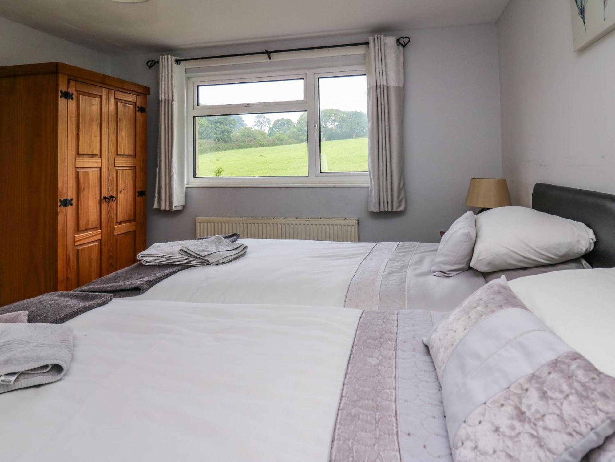 Aberdauddwr Villa Llanwnen ภายนอก รูปภาพ